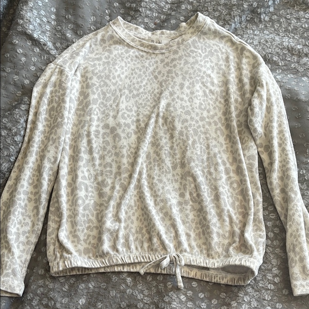 💫 3 for $15 - Kids Cream Leopard Print Long Sleeve Tee
